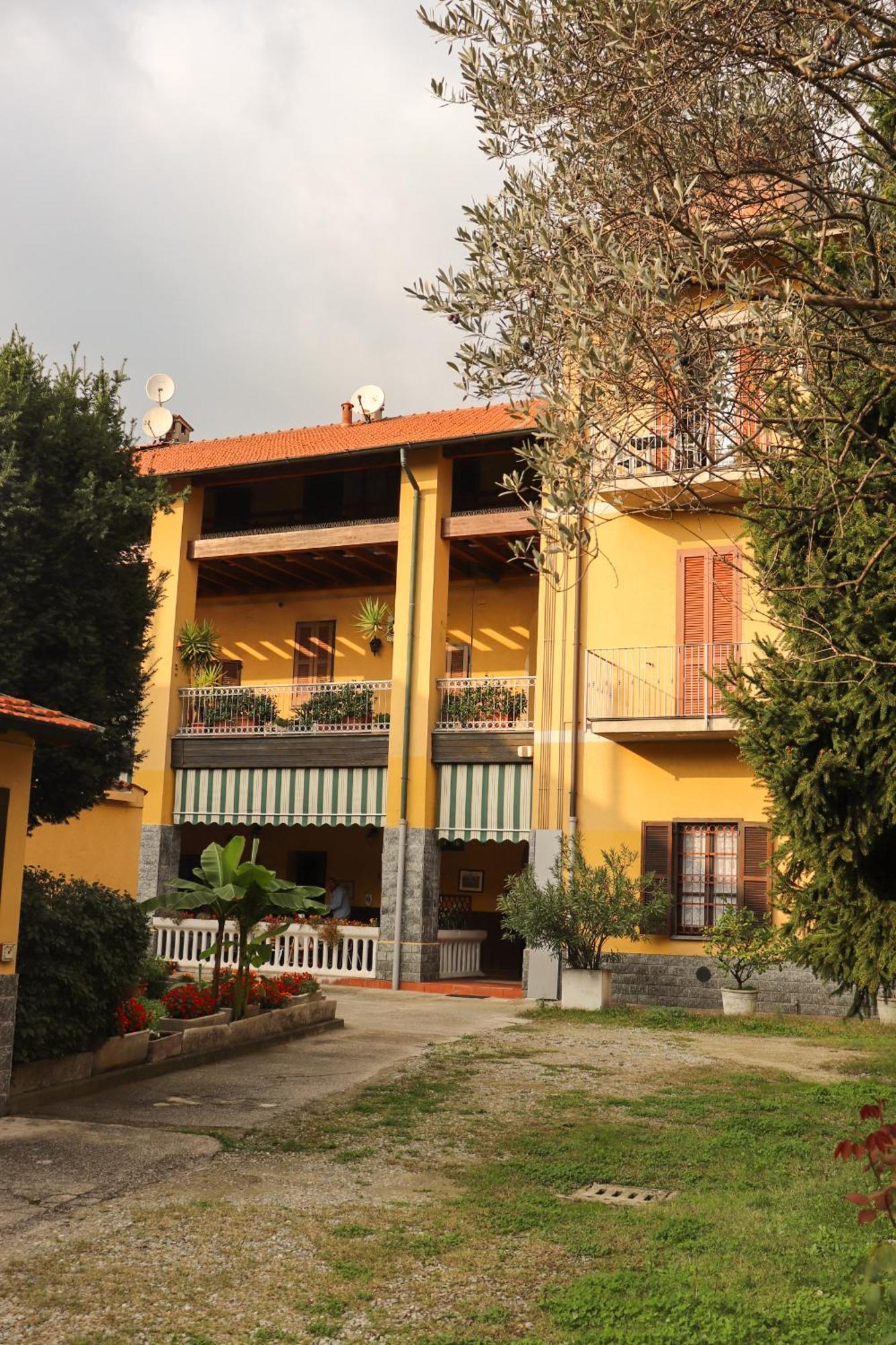 La Corte Di Brusuglio Apartments Кормано Экстерьер фото